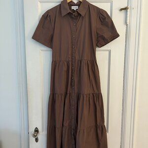 EVEREVE Evelyn Button Down Tiered Pocket Taupe Brown Midi Dress Size Medium